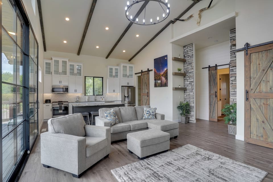 House (2 Bedrooms) | Interior
