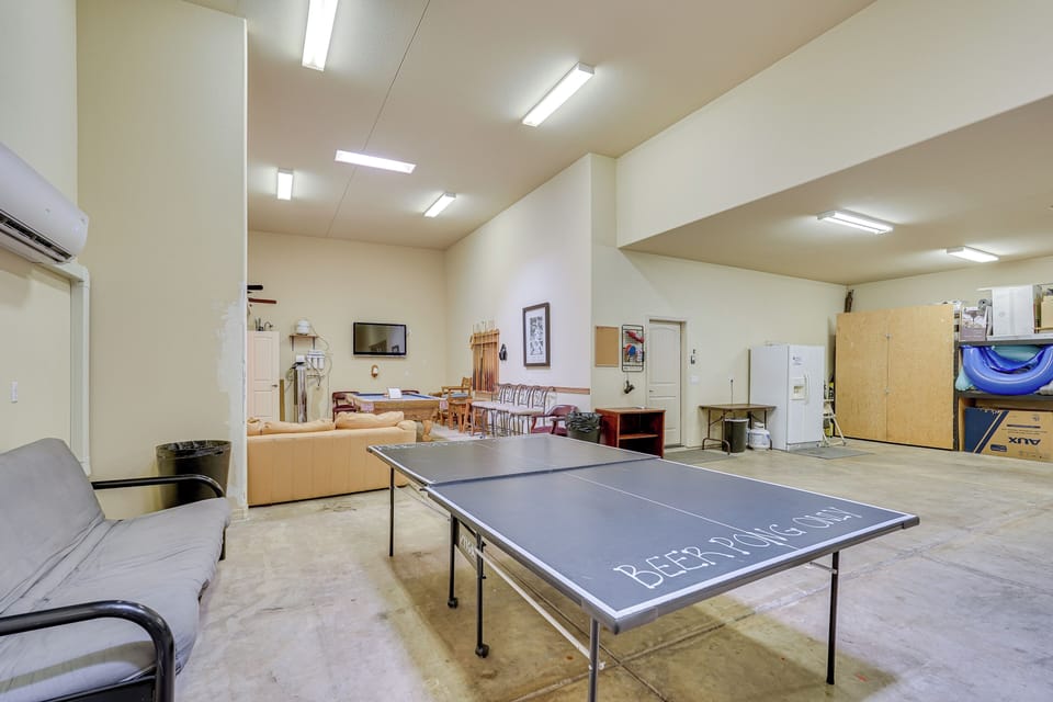 House (5 Bedrooms) | Interior