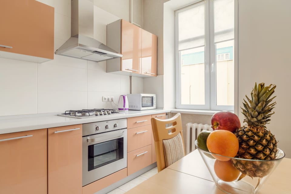 Apartment | Private kitchen | Full-size fridge, microwave, oven, electric kettle