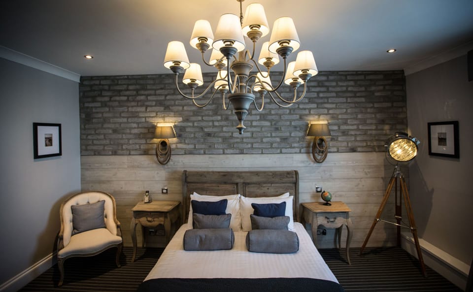 Executive Room, 1 Double Bed, Non Smoking | Individually decorated, individually furnished, desk, laptop workspace