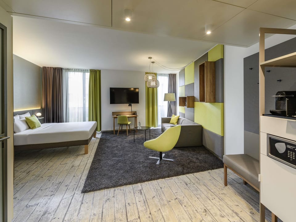 Executive Room, 1 Double Bed with Sofa bed | Hypo-allergenic bedding, minibar, in-room safe, desk