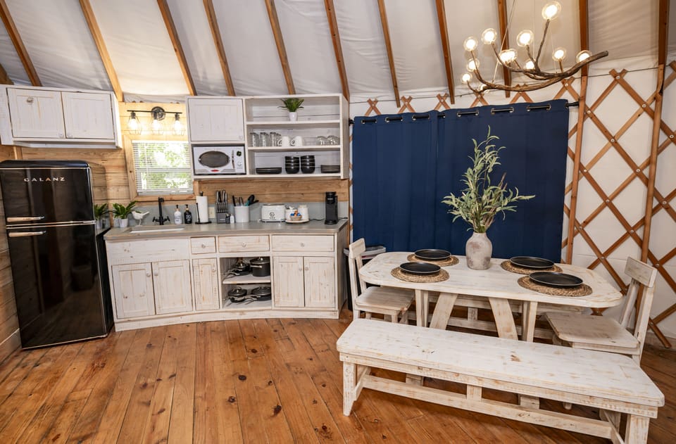 The Kitchenette is equipped with everything needed to prepare a delicious meal!