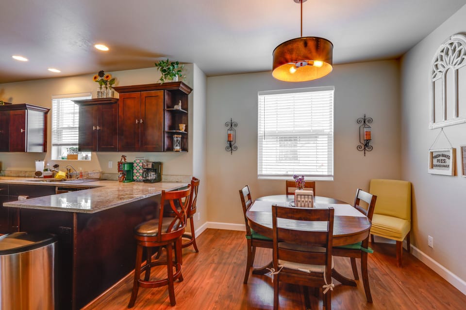 Dining Area | Dining Table | Dishware/Flatware | Breakfast Bar