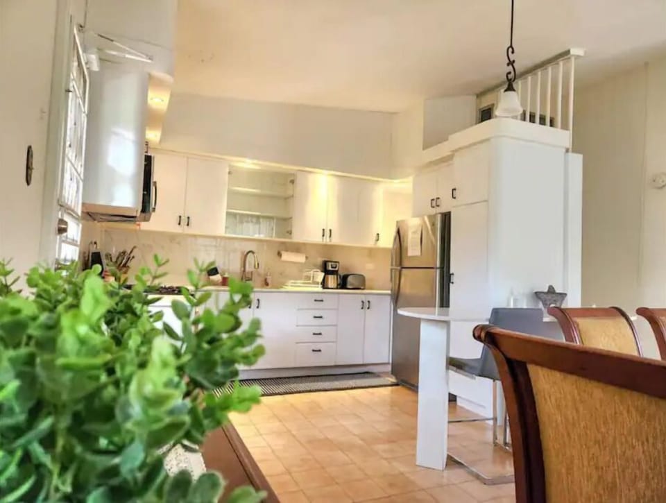 Unit C (second floor) kitchen