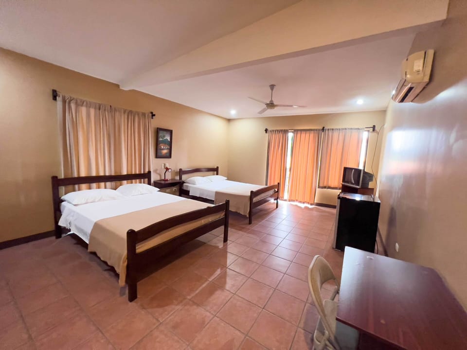 Superior Suite | In-room safe, soundproofing, free WiFi, bed sheets