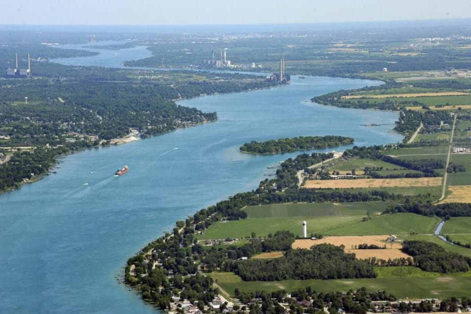 Newer Cottage on the Lake, ample space for boats offered by owner