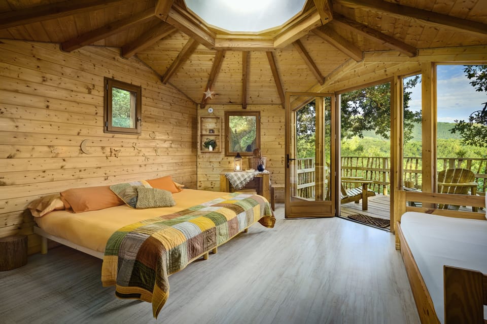 Romantic Tree House, Private Bathroom, Mountain View | Down comforters, soundproofing, bed sheets