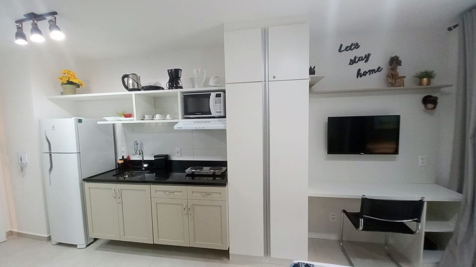Studio, Balcony | Private kitchen | Fridge, microwave, electric kettle, toaster