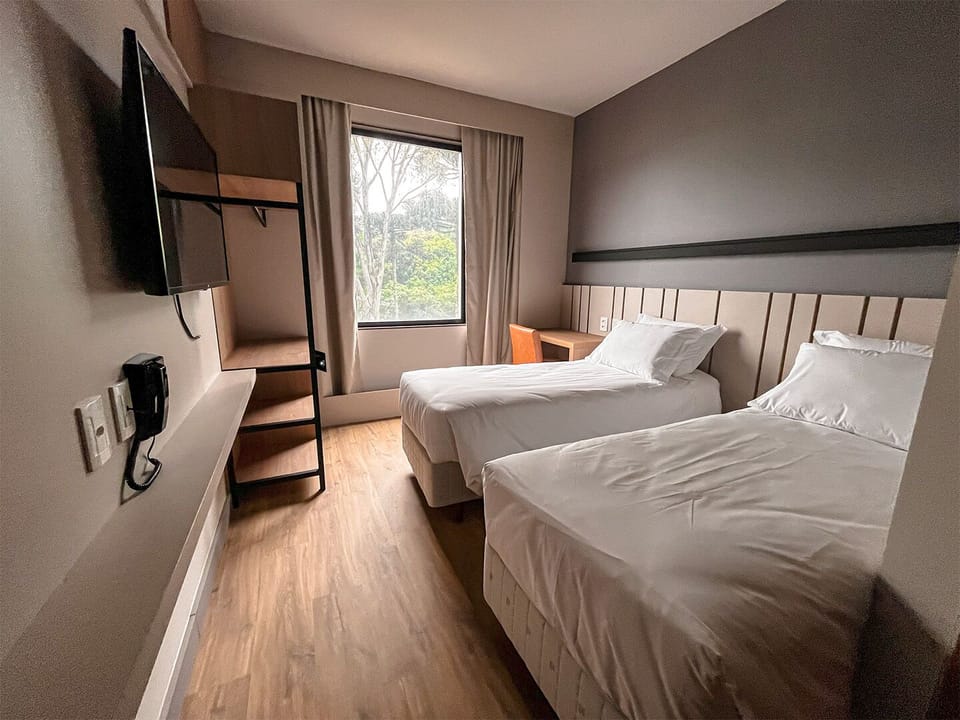 Superior Twin Room, 2 Twin Beds | Minibar, desk, laptop workspace, free WiFi