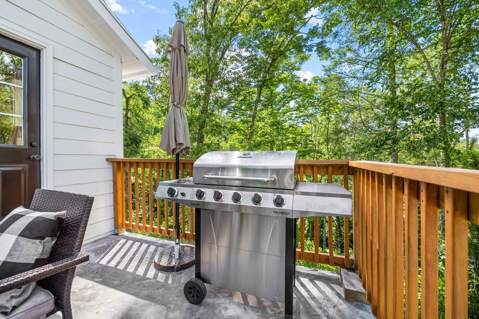 Fire up the grill and dine under the stars. Enjoy a cookout with stunning mountain views! #GrillAndChill #SmokyMountainBBQ - The Loop - Gatlinburg, TN