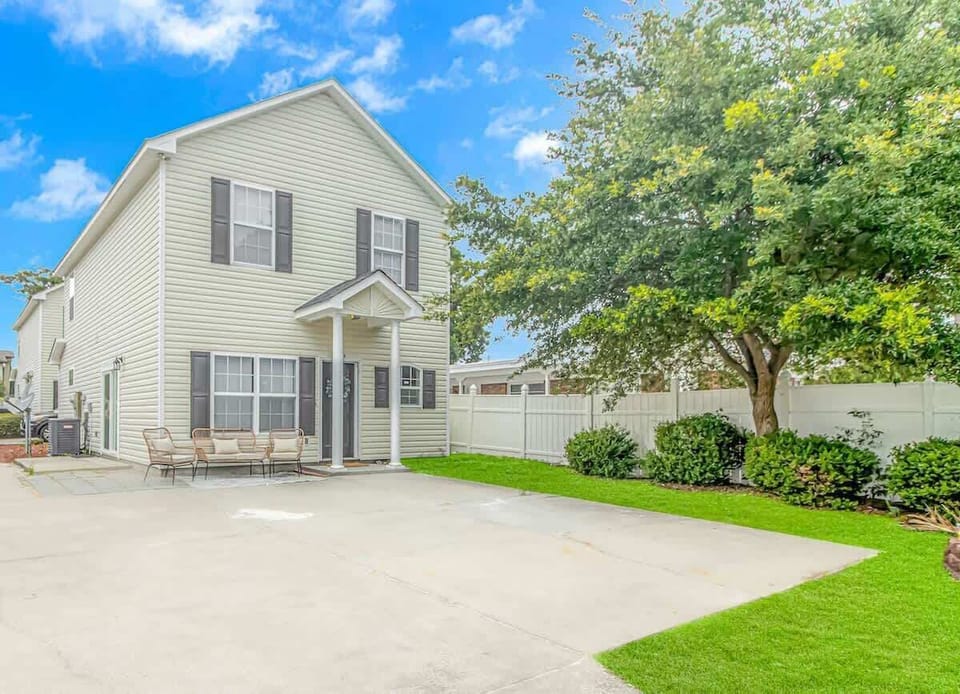 The whole house to yourself! - The Myrtle - Myrtle Beach, SC