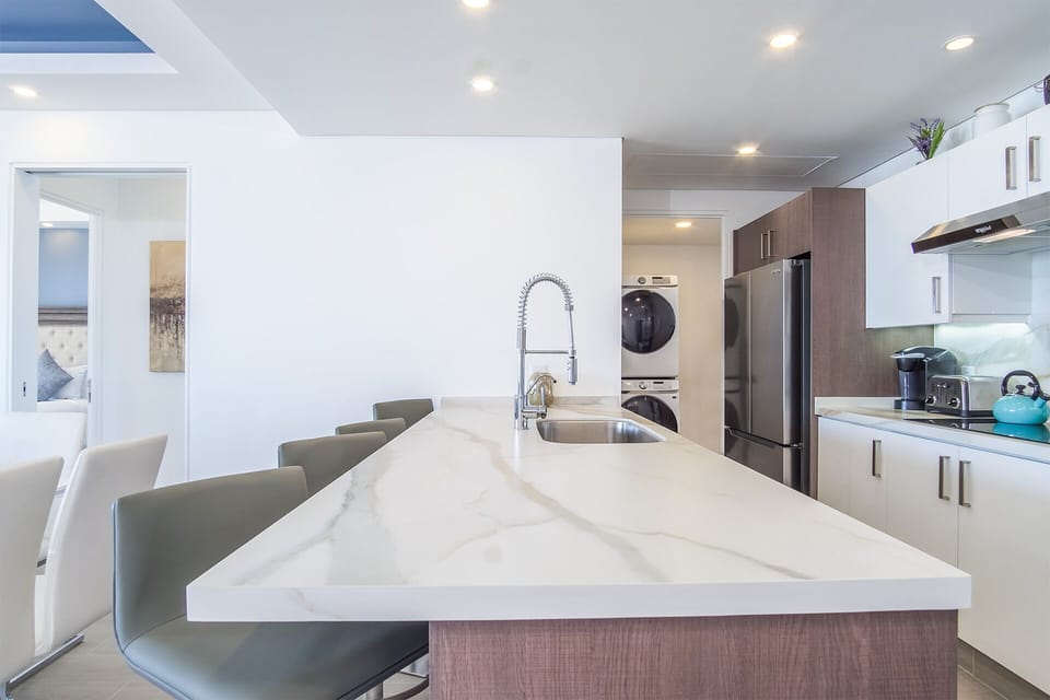 Gorgeous and spacious countertop in the kitchen is great for meal prep
