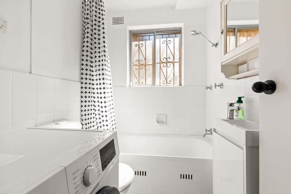 Bathroom/Laundry