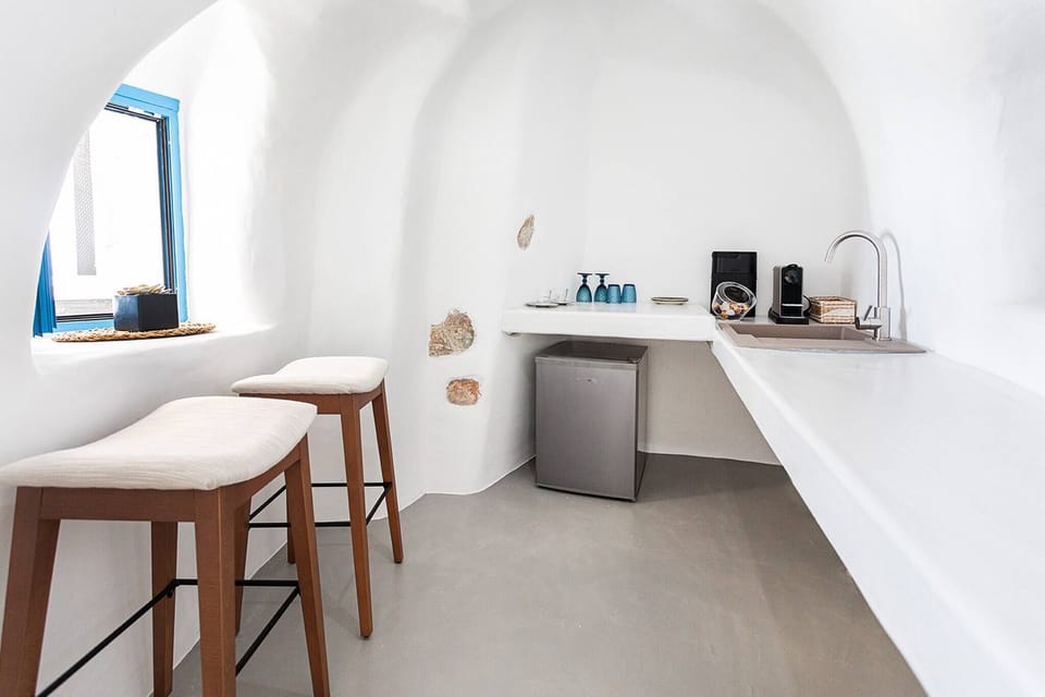 Apartment, 1 Bedroom, Balcony, City View | Interior