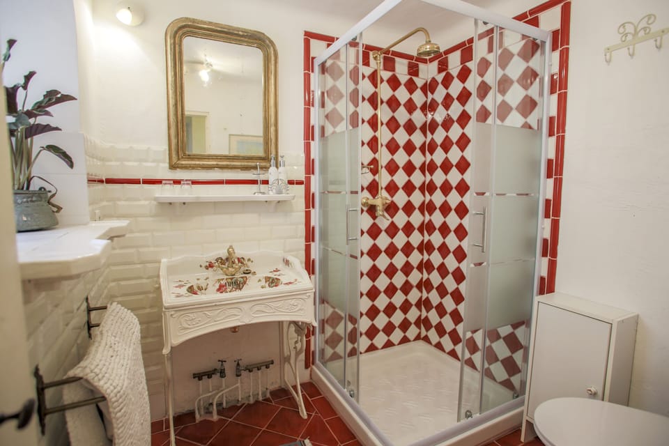 Classic Room, Valley View | Bathroom | Hair dryer, towels, soap, toilet paper