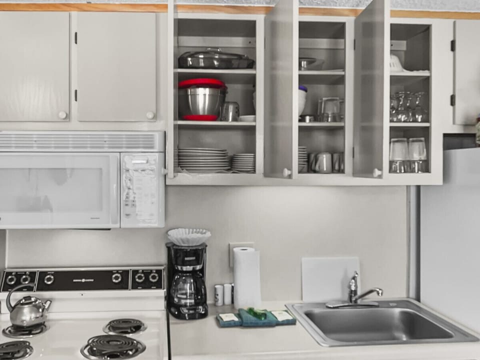 Fully equipped kitchen