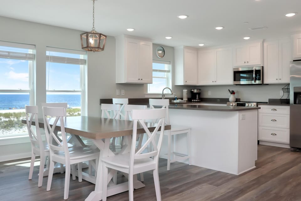 House, Multiple Beds (Pelican Roost A) | Private kitchen