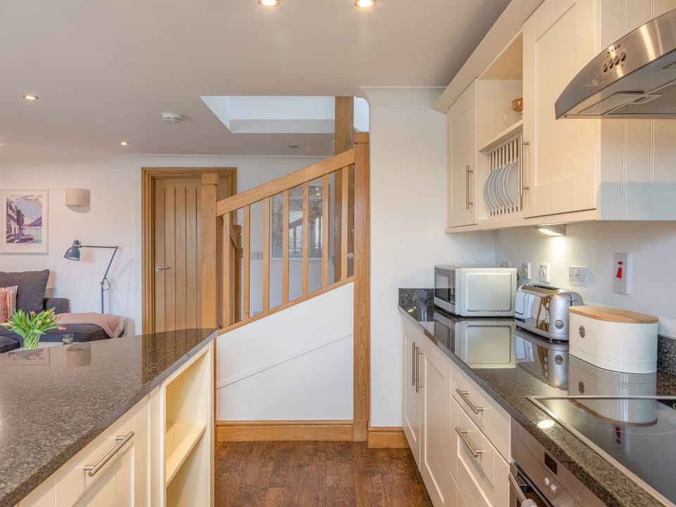 Cottage | Private kitchen | Fridge, dishwasher, electric kettle, toaster