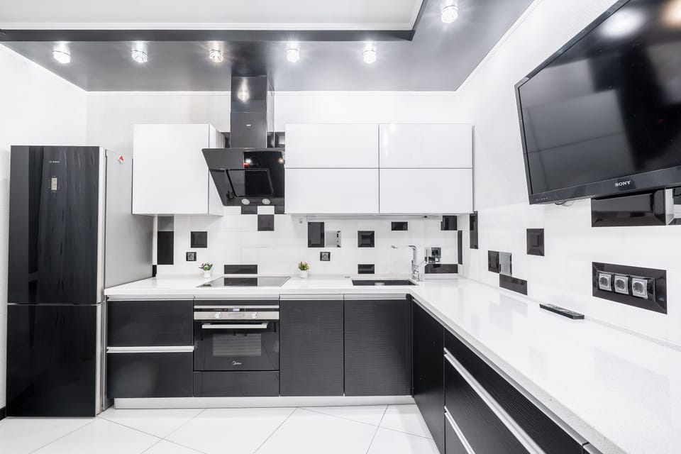 Classic Apartment | Private kitchen | Full-size fridge, oven, stovetop, electric kettle