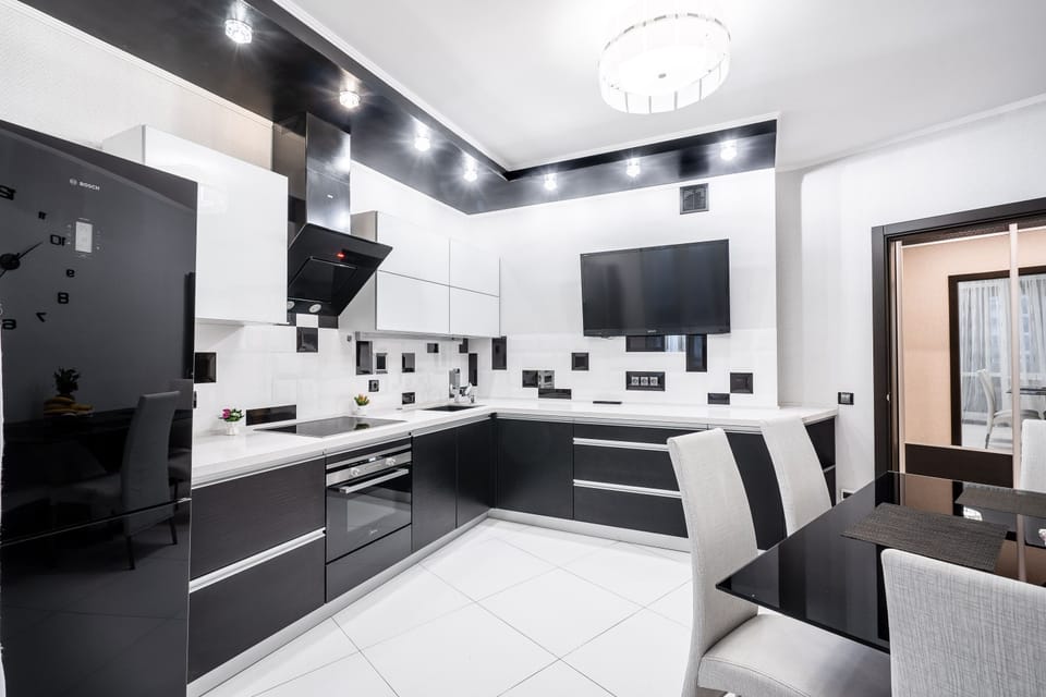 Classic Apartment | Private kitchen | Full-size fridge, oven, stovetop, electric kettle