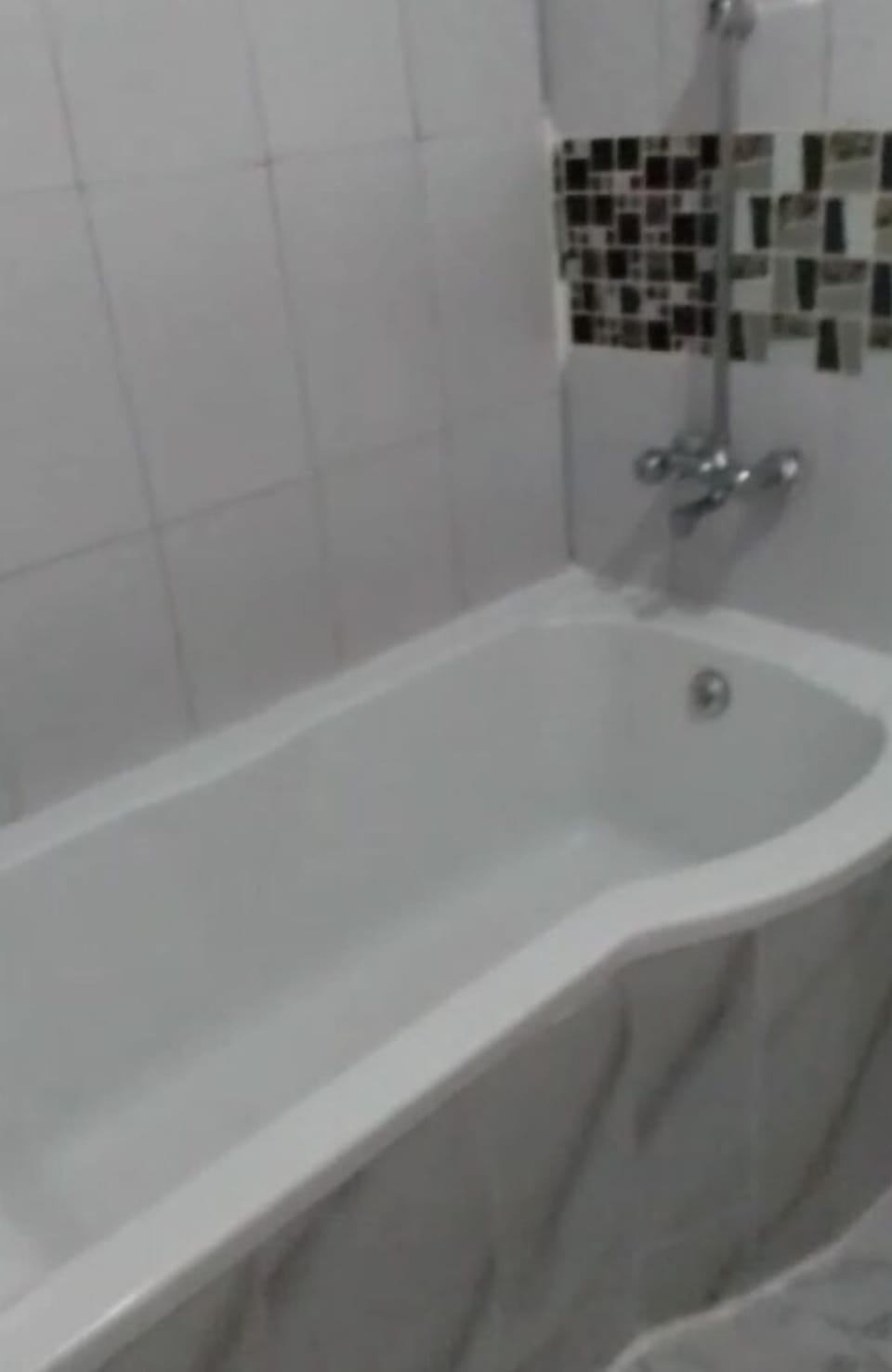 Basic Double Room Single Use, 1 Bedroom, Garden View | Bathroom | Free toiletries, towels, soap, toilet paper