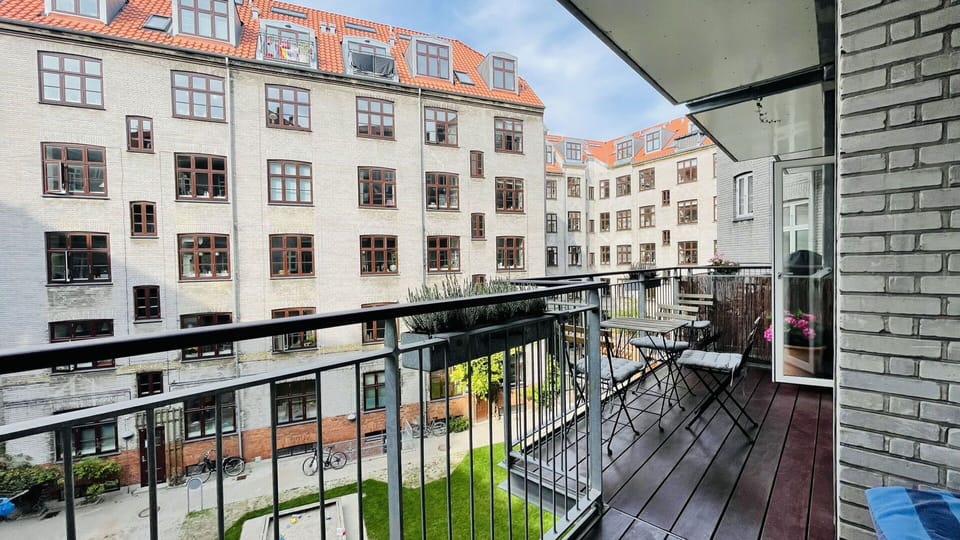 Balcony / Terrace / Patio, Building Exterior, Outdoor