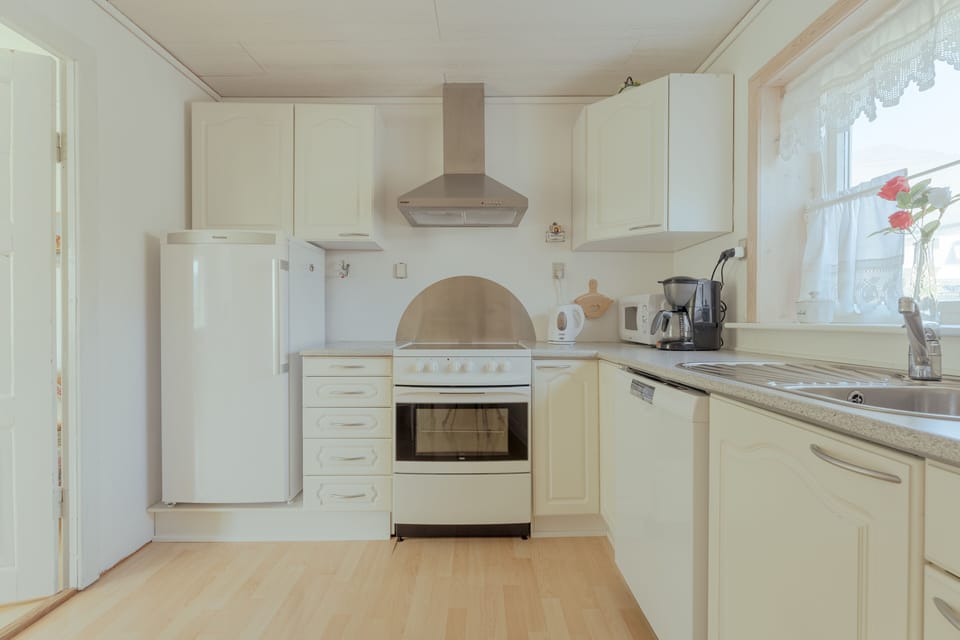 Standard House | Private kitchen | Coffee/tea maker, full-size fridge, microwave, oven