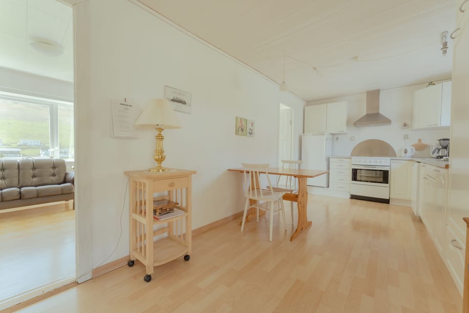 Standard House | Private kitchen | Coffee/tea maker, full-size fridge, microwave, oven