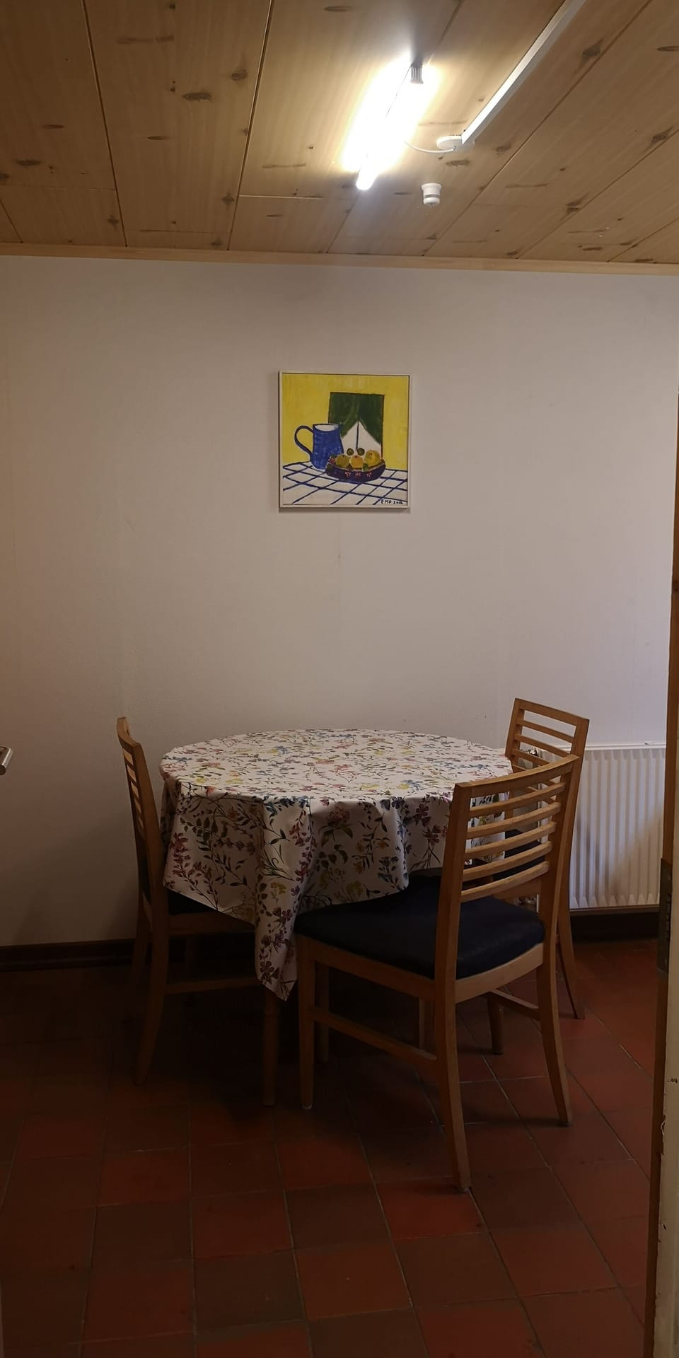 Standard Triple Room, 1 Bedroom | Dining room