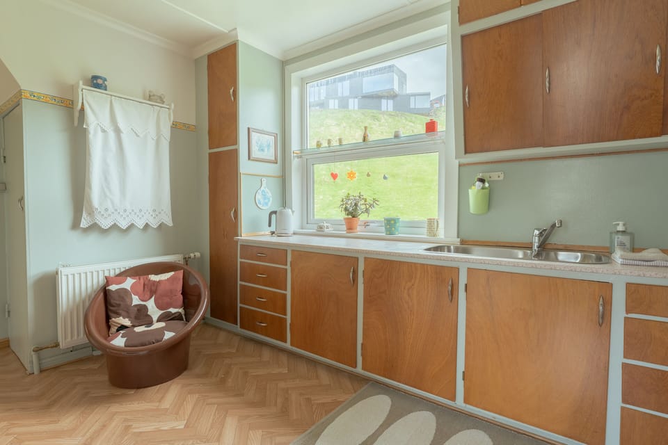 Standard House | Private kitchen | Coffee/tea maker, full-size fridge, microwave, oven