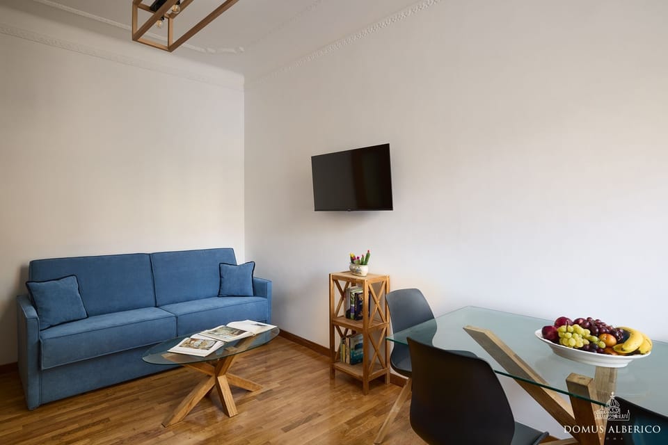 Living room with sofa and TV
Living room with sofa and TV
