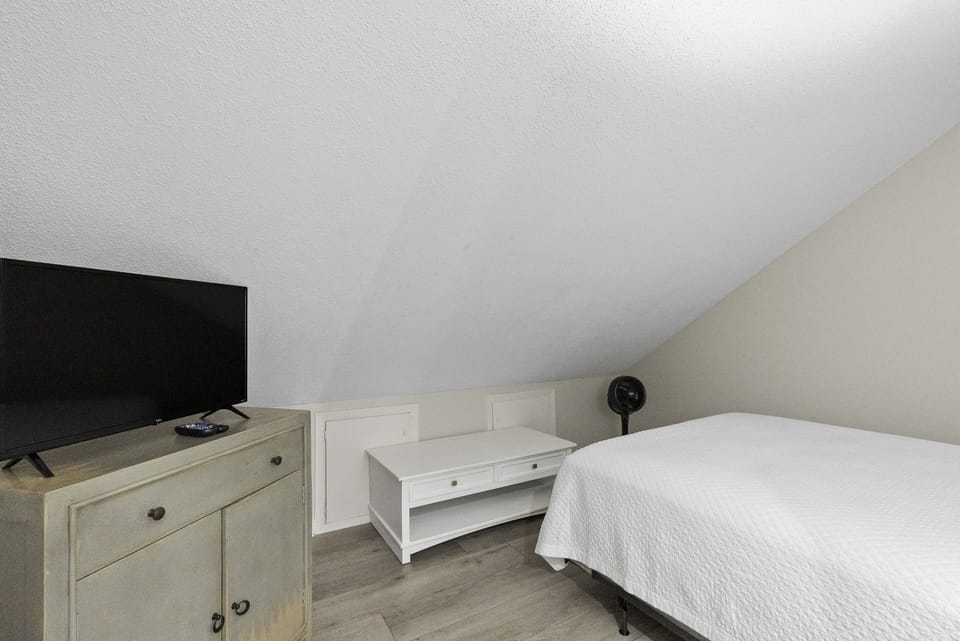 Guest Bedroom 1