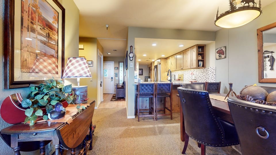 Condo, 2 Bedrooms | Interior