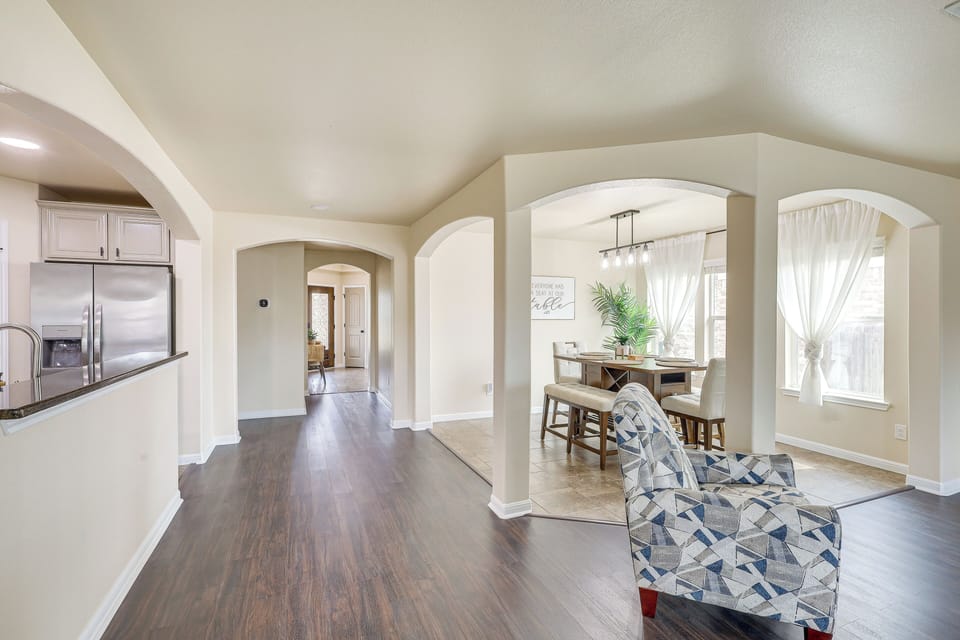 House (4 Bedrooms) | Interior