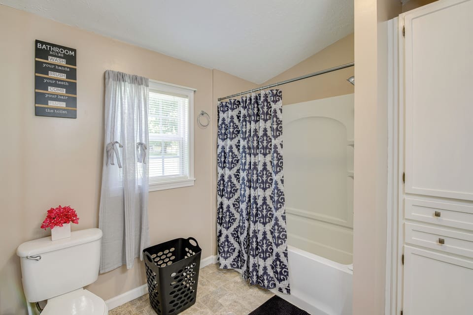 Pet-friendly Corbin Vacation Rental ~ 4 Mi to Town Cottage in Kentucky