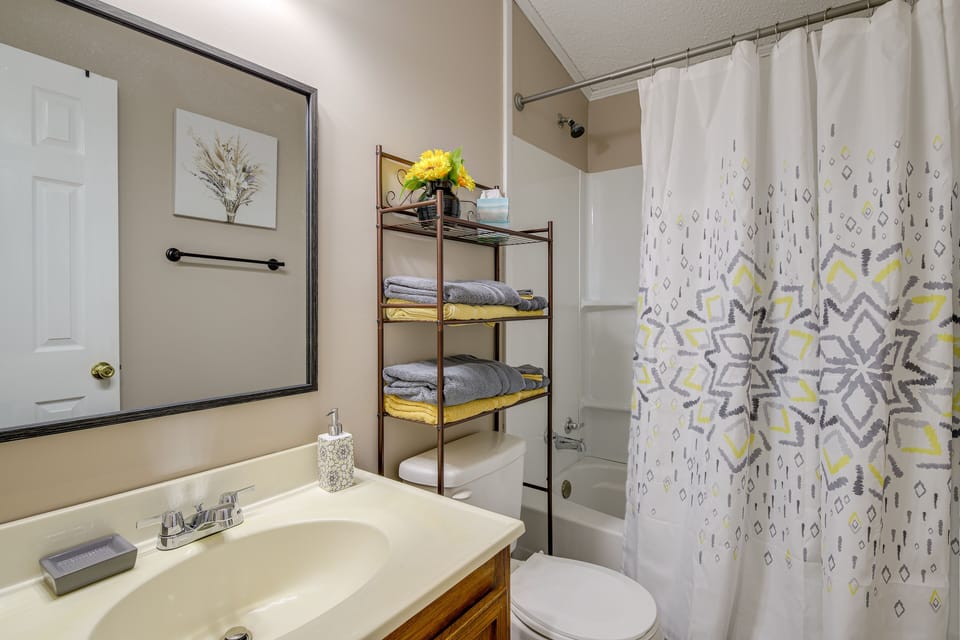 Pet-friendly Corbin Vacation Rental ~ 4 Mi to Town Cottage in Kentucky