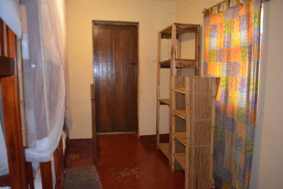 Standard Shared Dormitory (one bed in a men or women dorm, up to 8 guests) | Free WiFi
