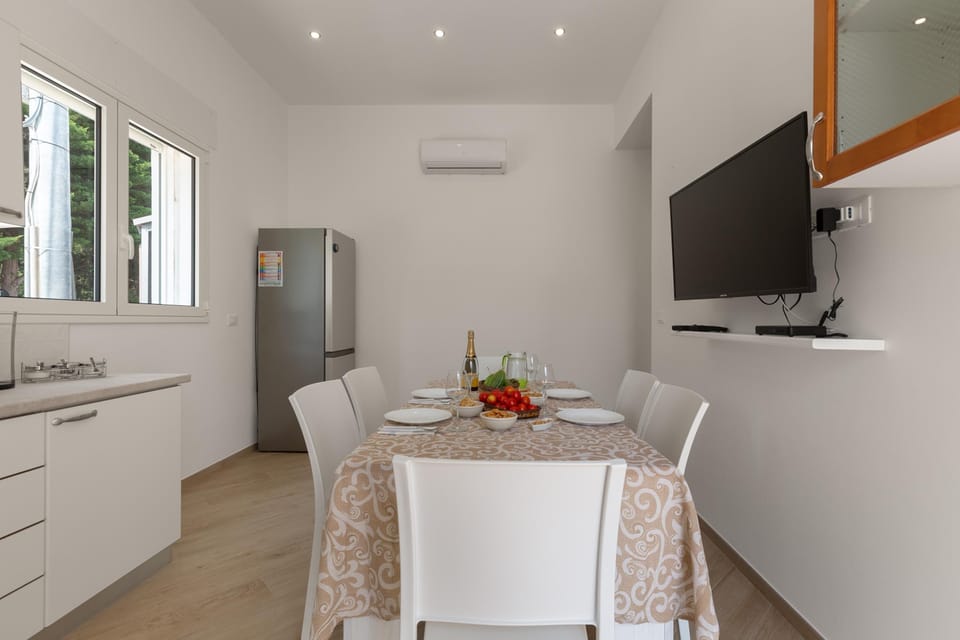 Apartment | Dining room