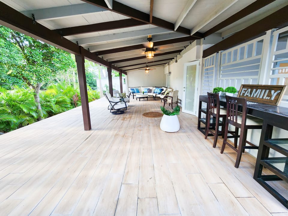 Outdoor dining