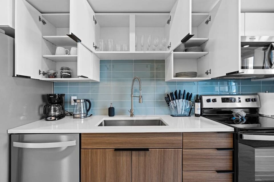 A fully stocked kitchen including organic ground coffee, organic decaf, black tea, creamer, and organic sugar.  Pots pans and cooking utensils are included.