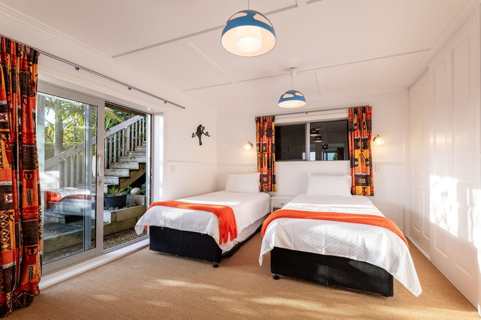 Deluxe House | 3 bedrooms, premium bedding, pillowtop beds, individually decorated