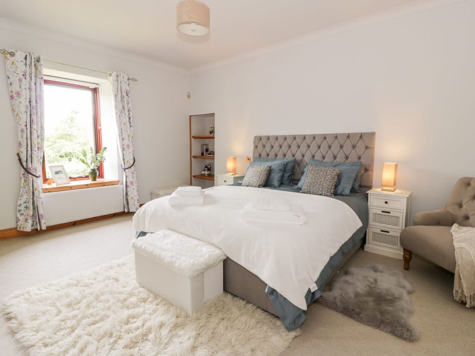 Shieldhill Farm House Cottage in Scotland