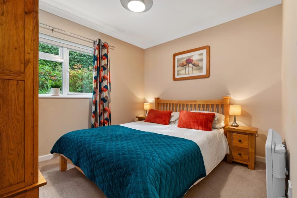 St Helens Apartment 2 - Short Walk to Beach Apartment in Amroth
