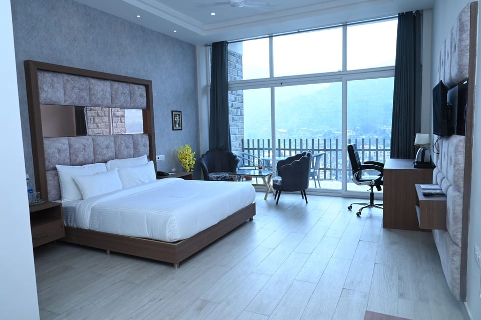 Executive Double Room | Desk, soundproofing, iron/ironing board (on request), WiFi (free)