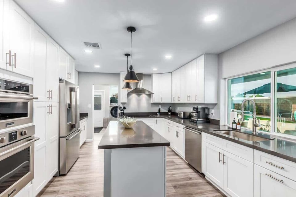 Fully Stocked Updated Modern Kitchen