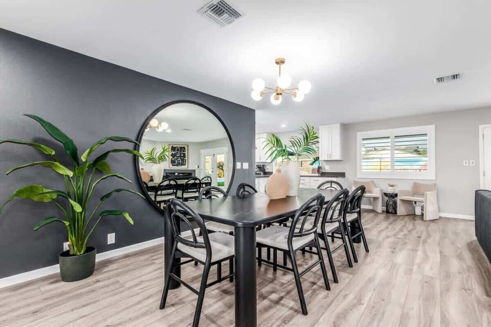 Open Concept Dining for 8