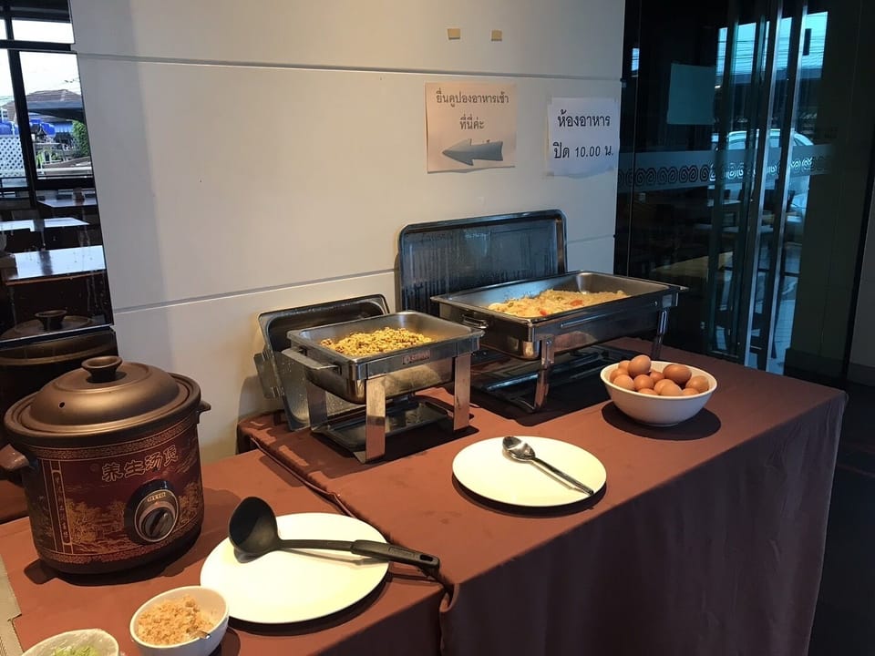 Daily buffet breakfast for a fee