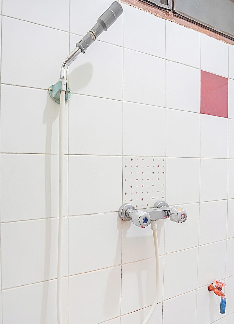Standard Double Room | Bathroom | Shower, towels, soap