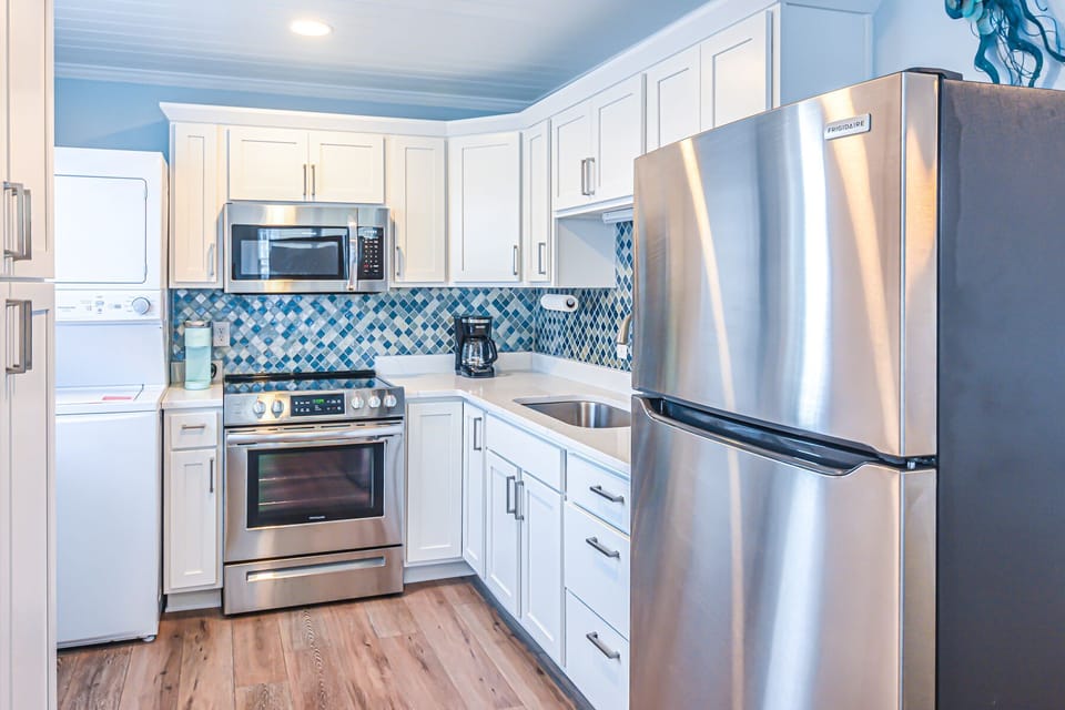 Kitchen W/Laundry