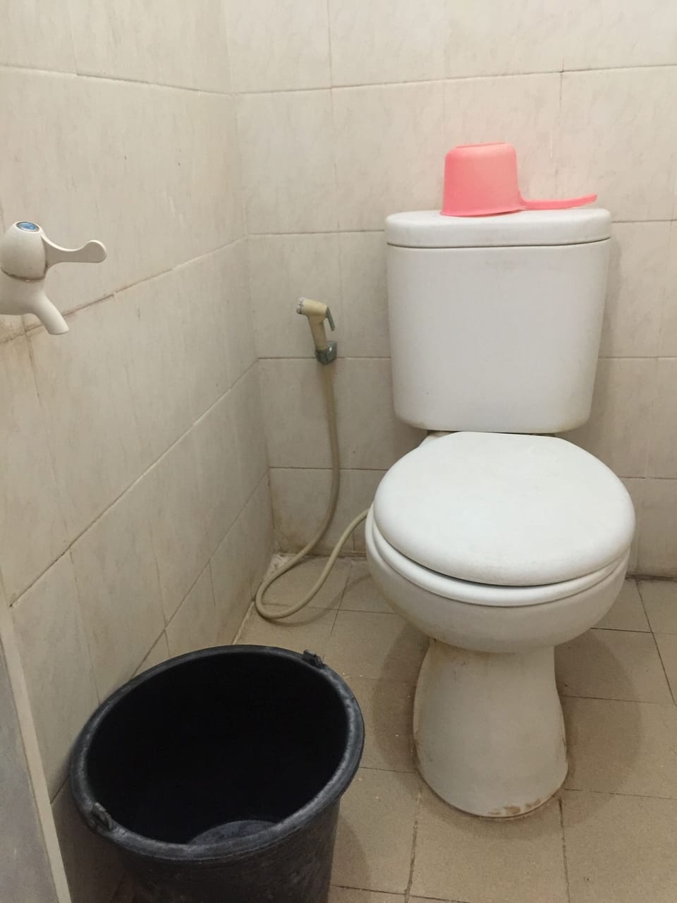 Economy Double Room | Bathroom | Shower, towels